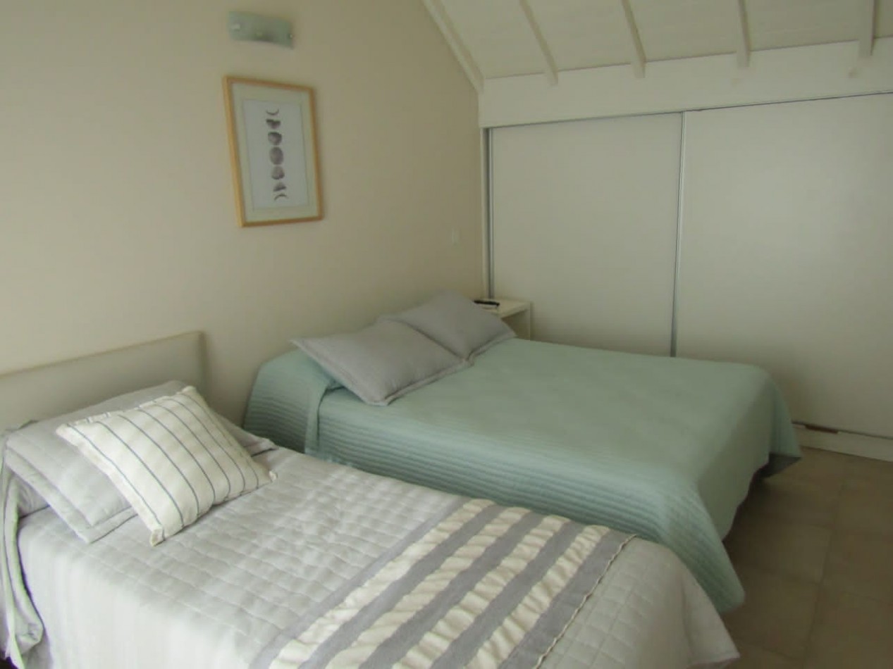 Importante duplex con vista al mar