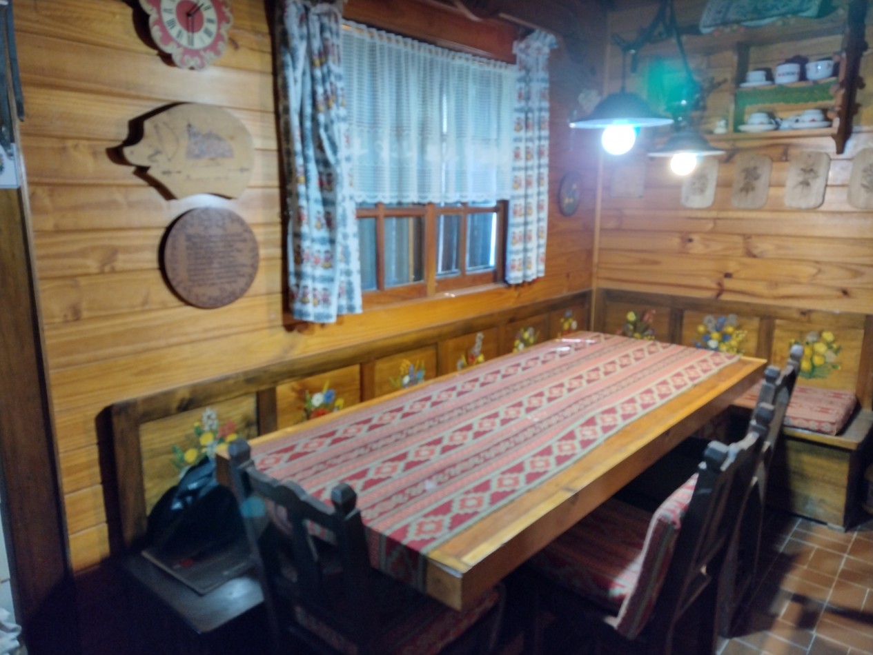 25 - AGRADABLE ESQUINA BALBOA