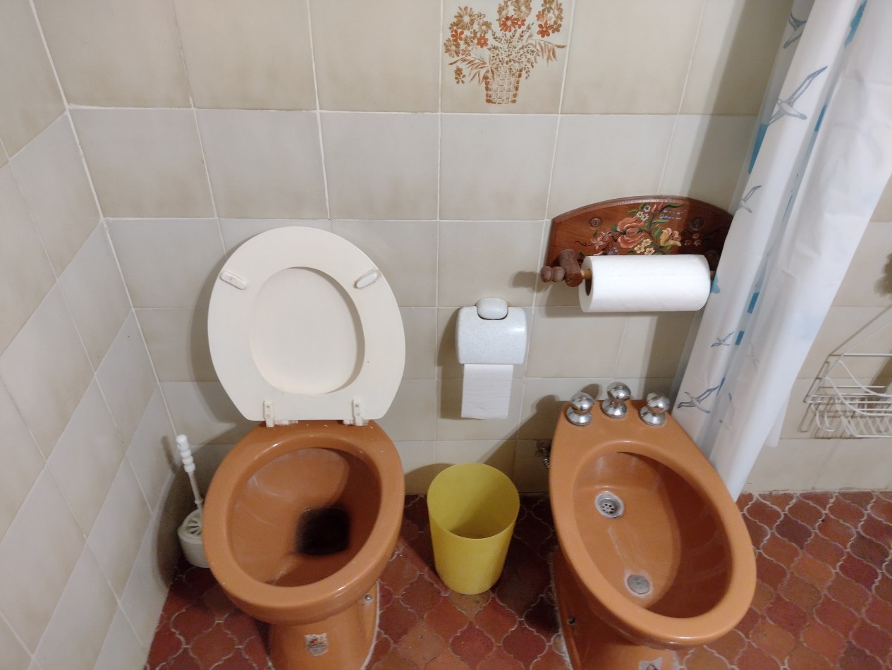 25 - AGRADABLE ESQUINA BALBOA