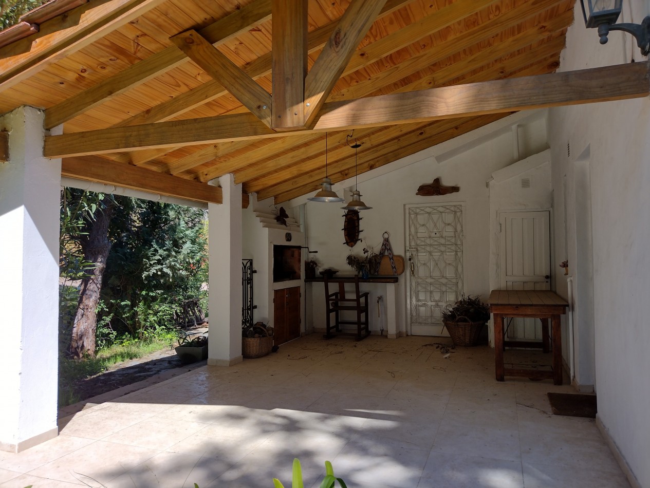 25 - AGRADABLE ESQUINA BALBOA