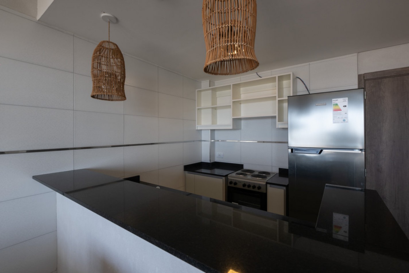 Departamento con amplia terraza frente al mar