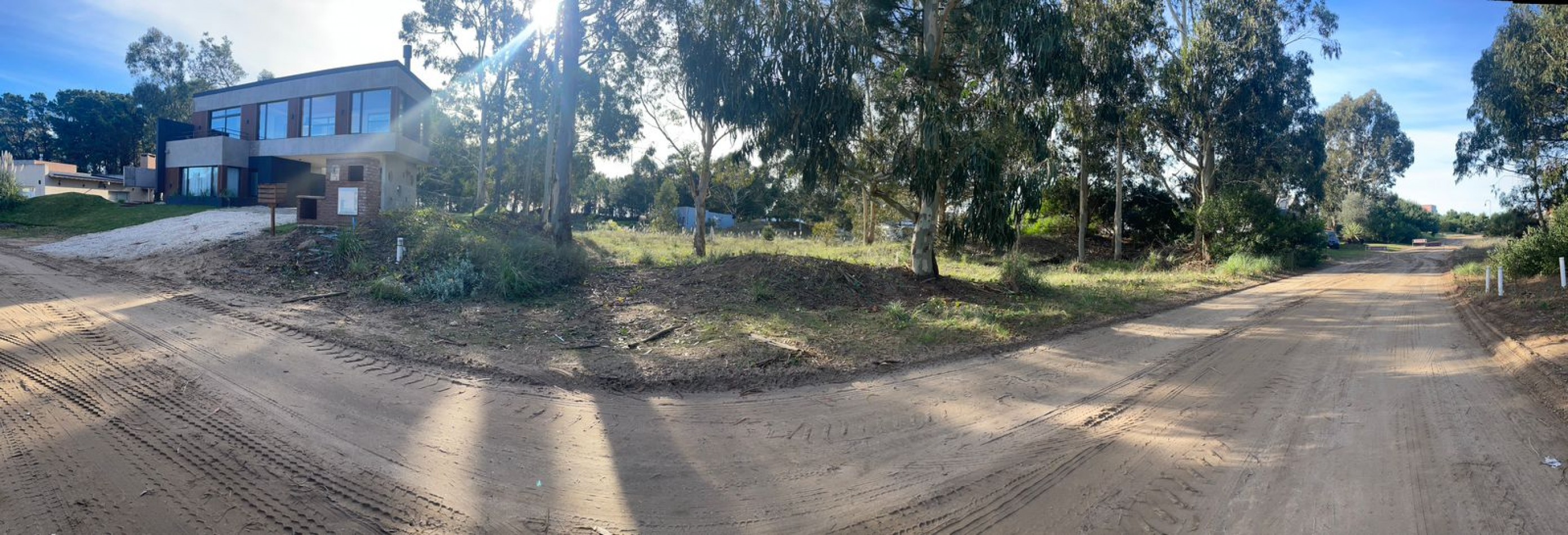 HERMOSO TERRENO EN COSTA ESMERALDA. LOTE 222 DEL BARRIO ECUESTRE.