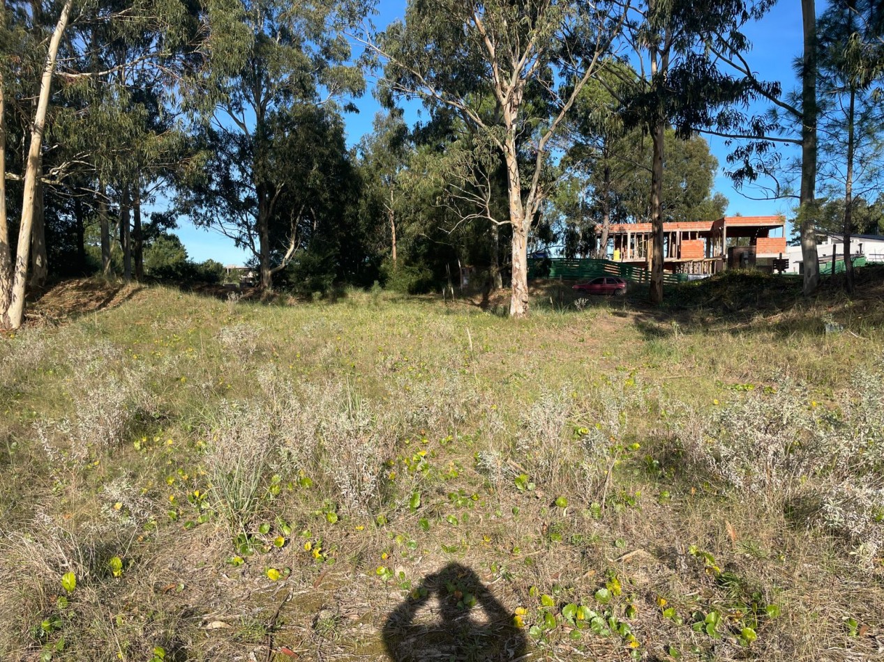 HERMOSO TERRENO EN COSTA ESMERALDA. LOTE 222 DEL BARRIO ECUESTRE.