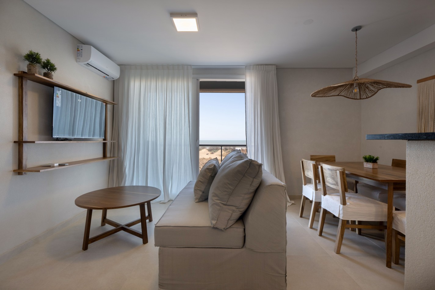 Departamento de 2 ambientes frente al mar