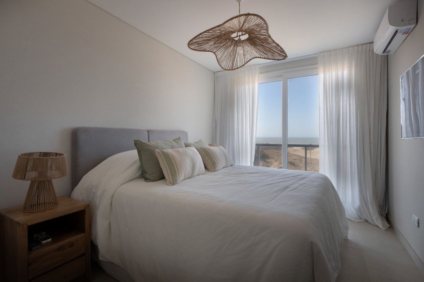 Departamento de 2 ambientes frente al mar