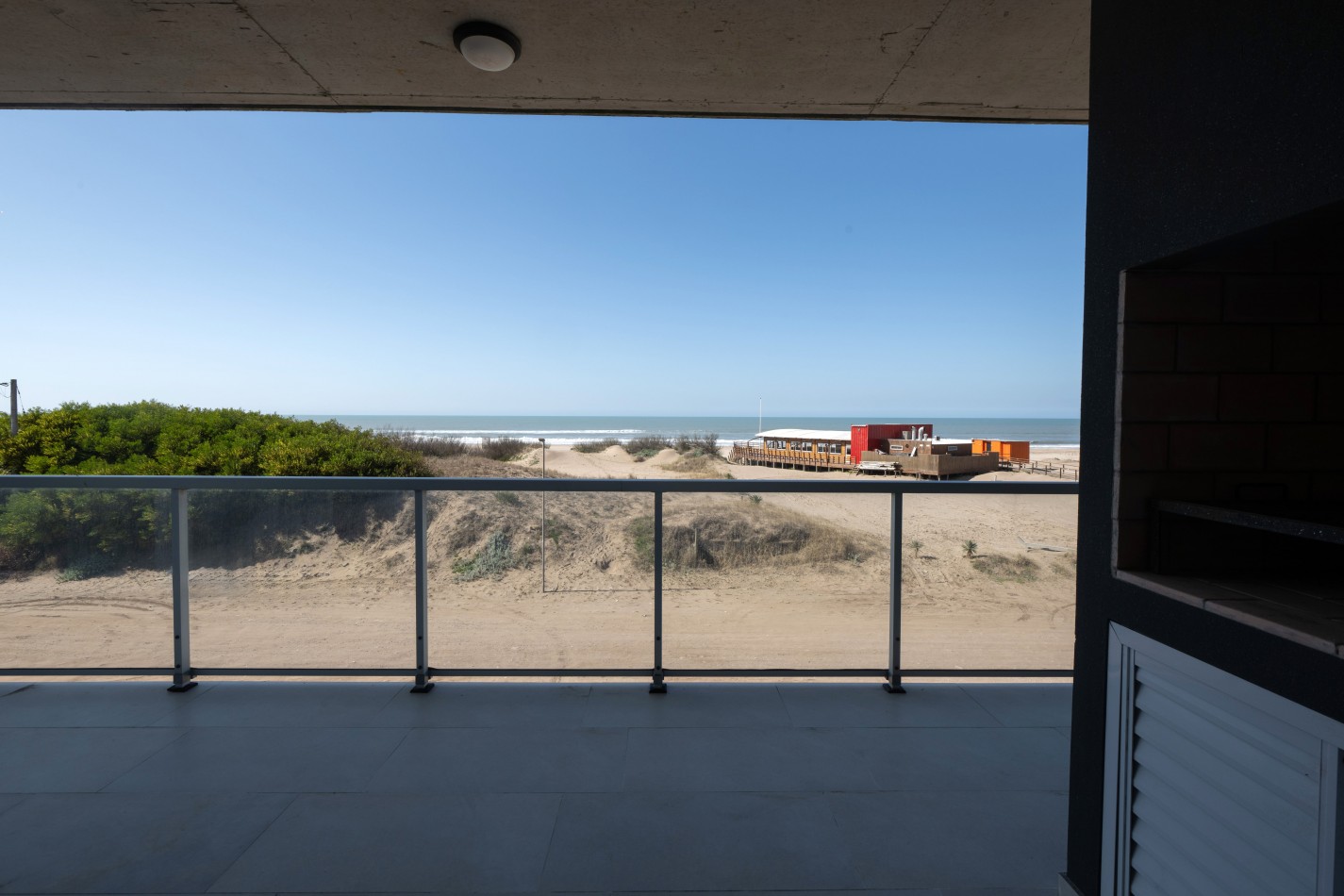 Departamento de 2 ambientes frente al mar