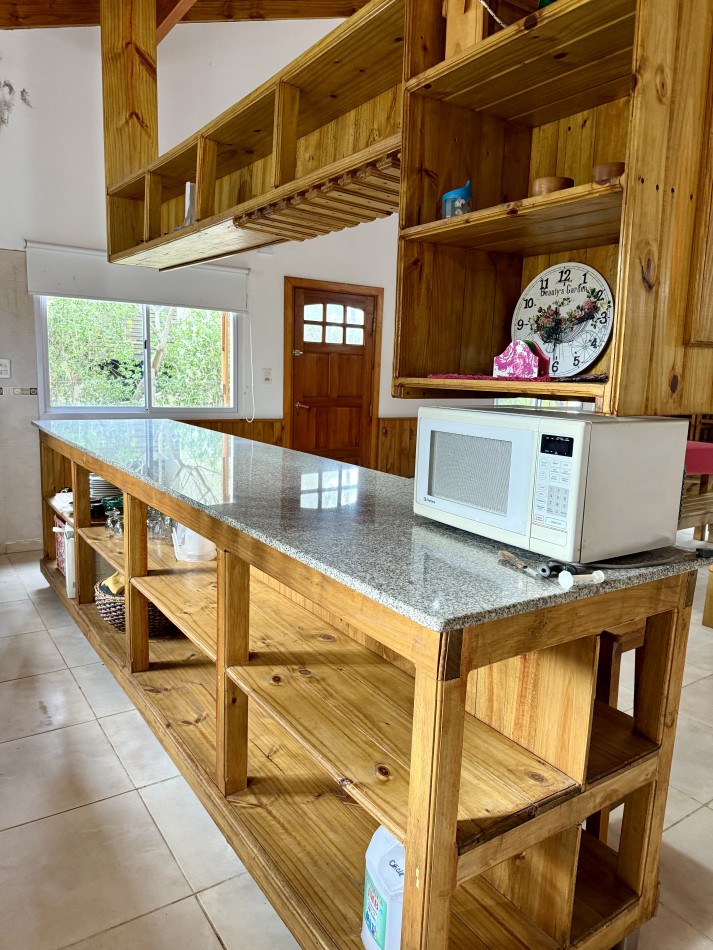 CASA EN ZONA "LOMAS DE VALERIA"