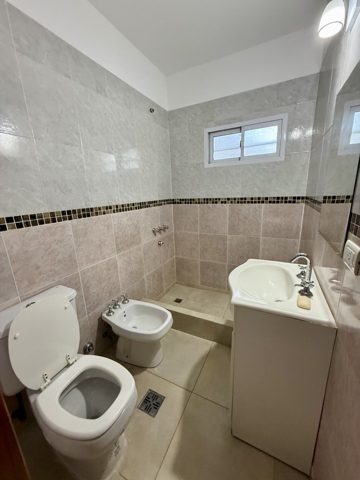 CASA EN ZONA "LOMAS DE VALERIA"