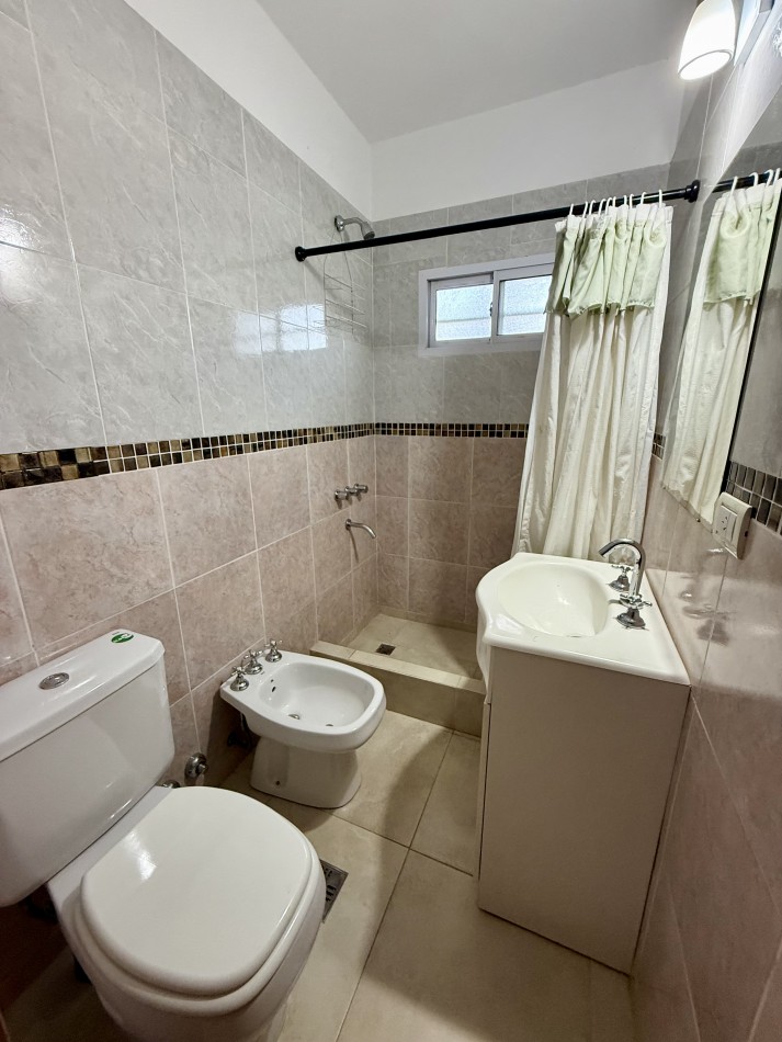 CASA EN ZONA "LOMAS DE VALERIA"