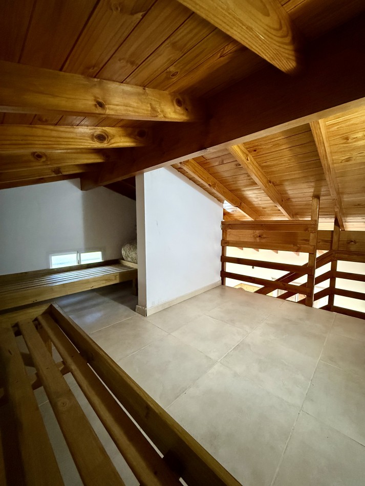 CASA EN ZONA "LOMAS DE VALERIA"