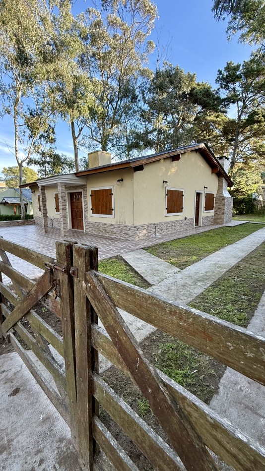 CASA EN ZONA "LOMAS DE VALERIA"