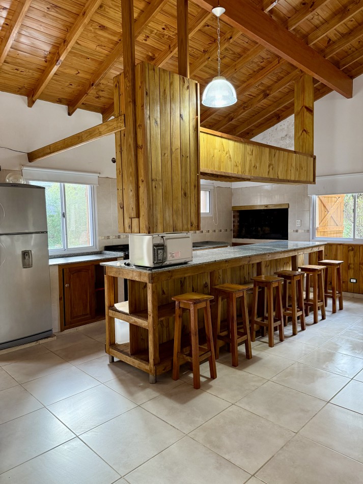 CASA EN ZONA "LOMAS DE VALERIA"