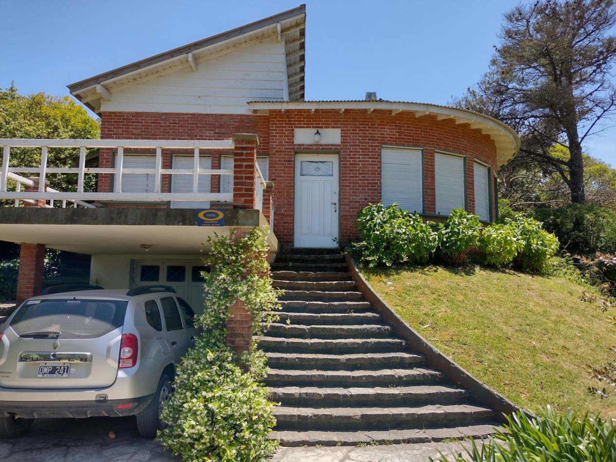 200 - HERMOSO CHALET A 2 CUADRAS DEL MAR EN PINAMAR 