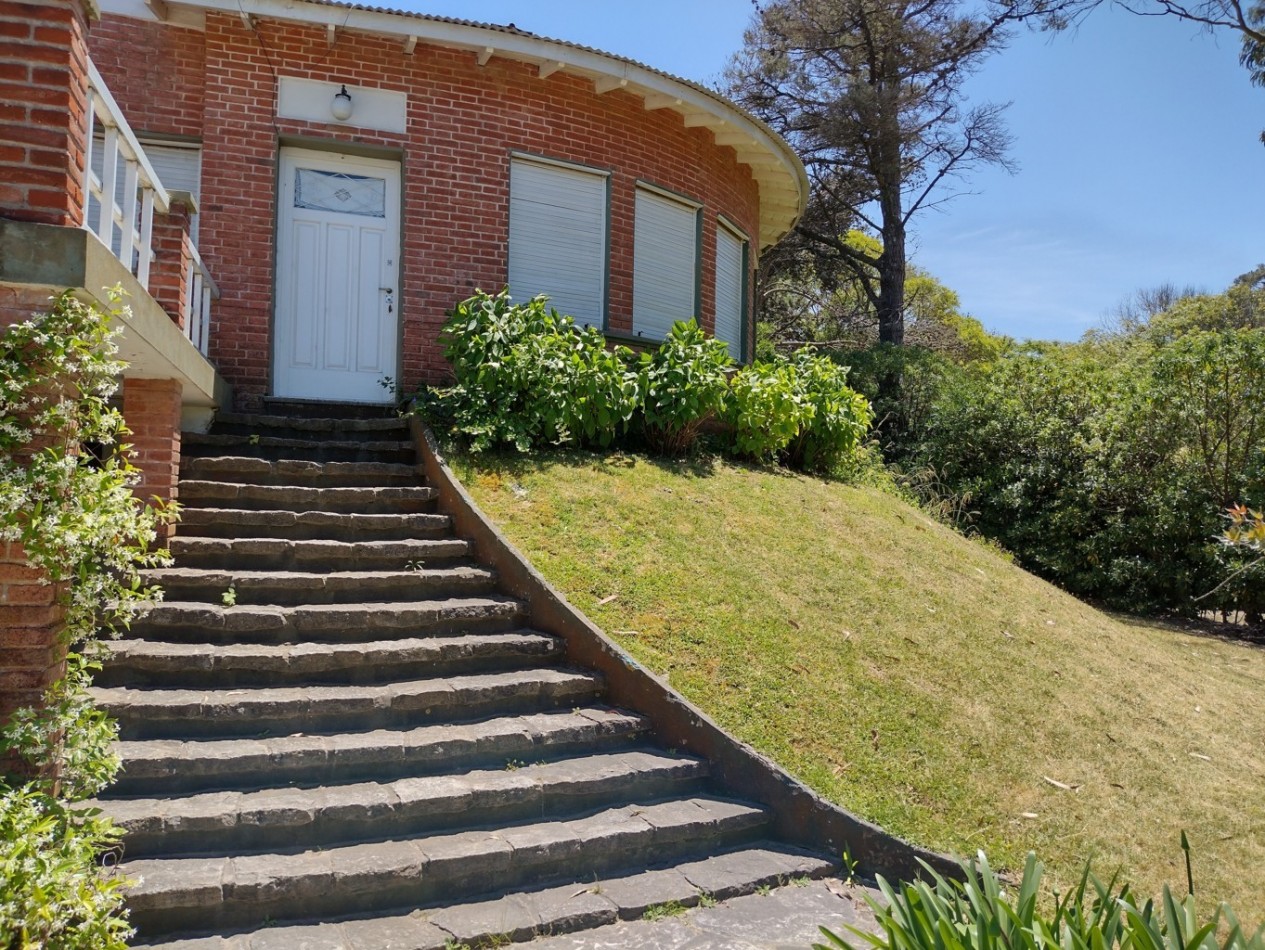 200 - HERMOSO CHALET A 2 CUADRAS DEL MAR EN PINAMAR 