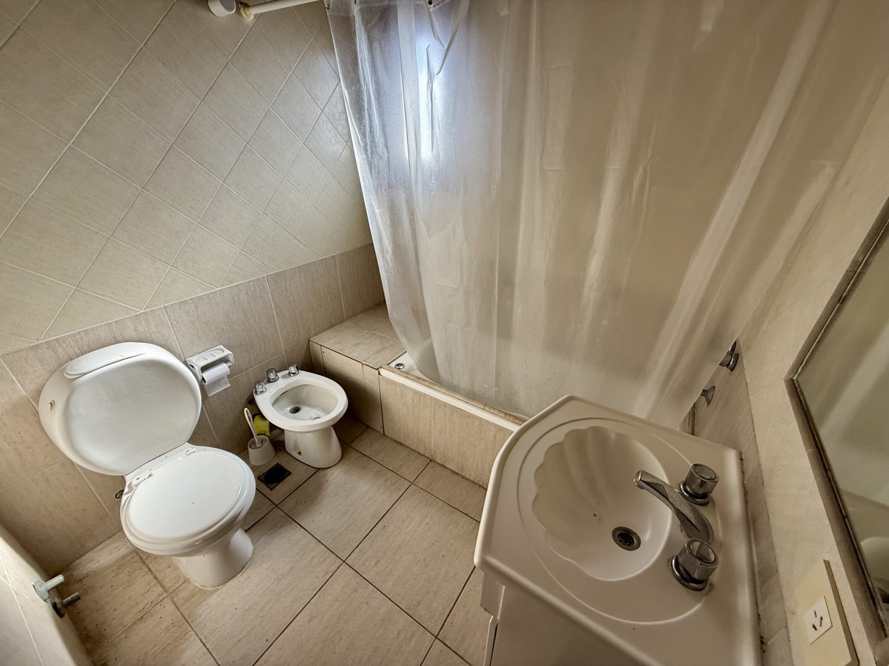 61 - Rosales y Azopardo (Esquina)