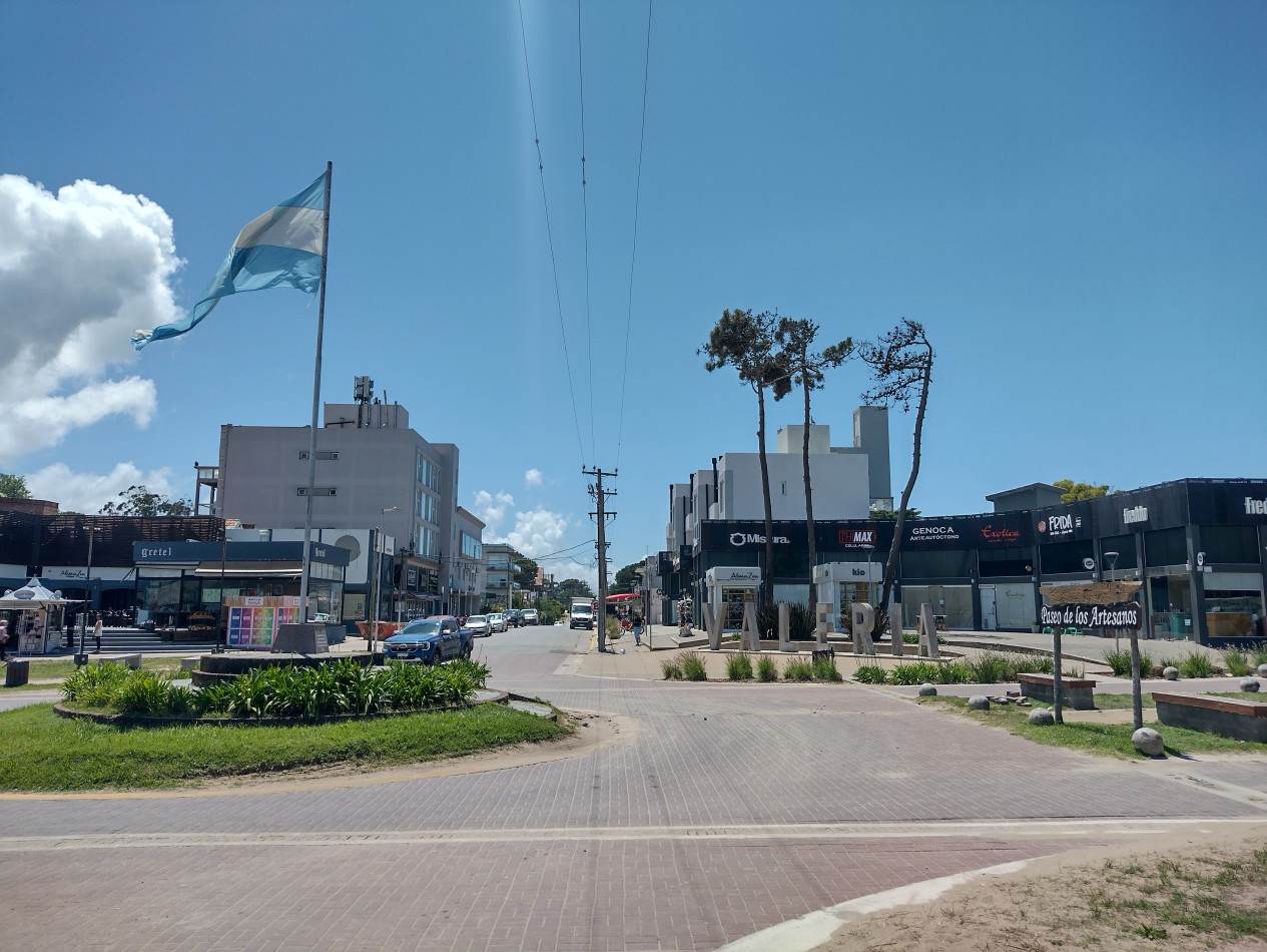 46 - DEPARTAMENTO CENTRICO - ESPORA Y AZOPARDO