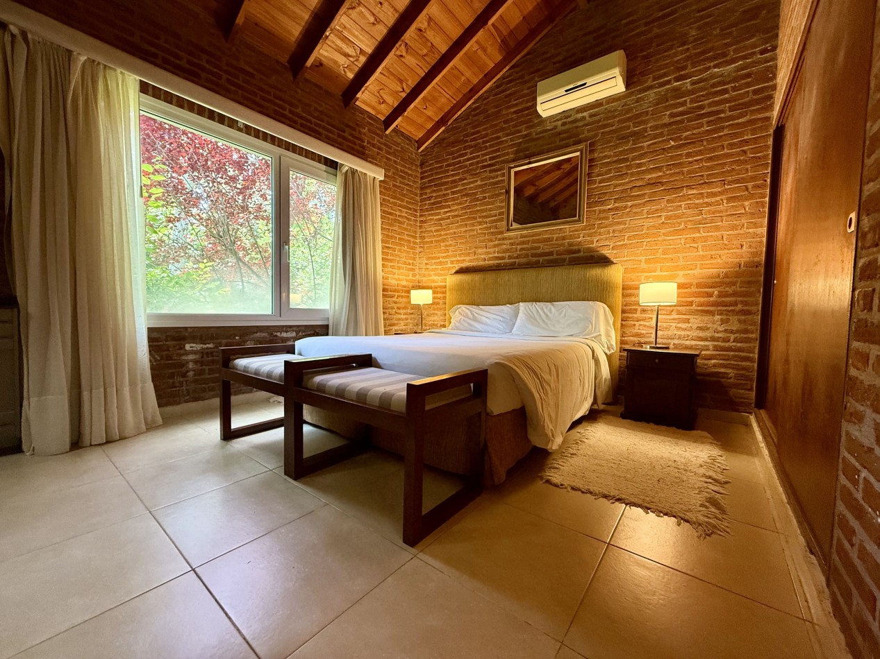 EXCELENTE CASA EN VENTA EN CARILO