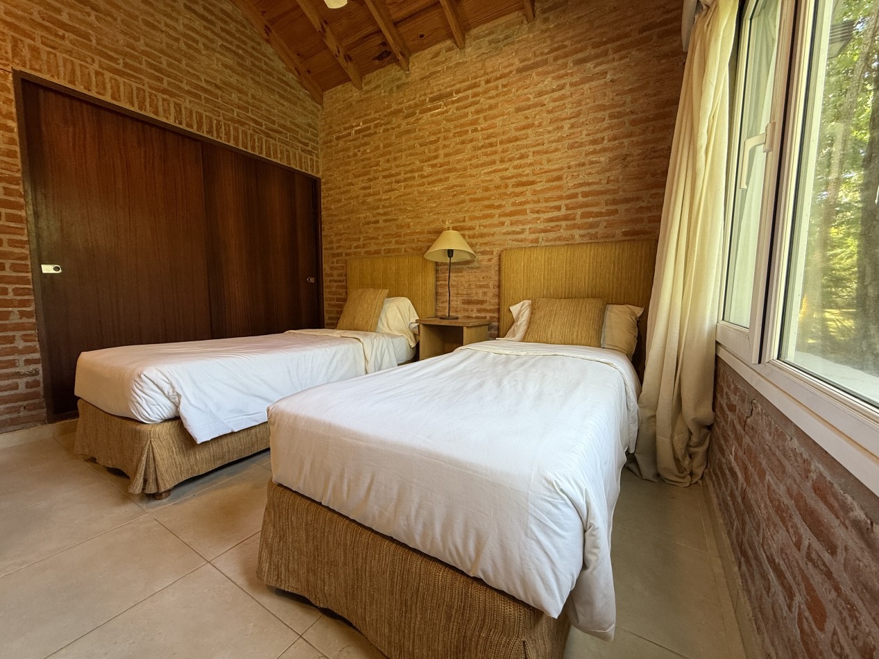 EXCELENTE CASA EN VENTA EN CARILO