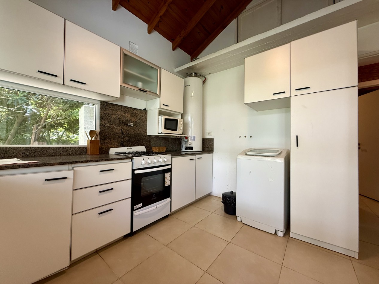 EXCELENTE CASA EN VENTA EN CARILO