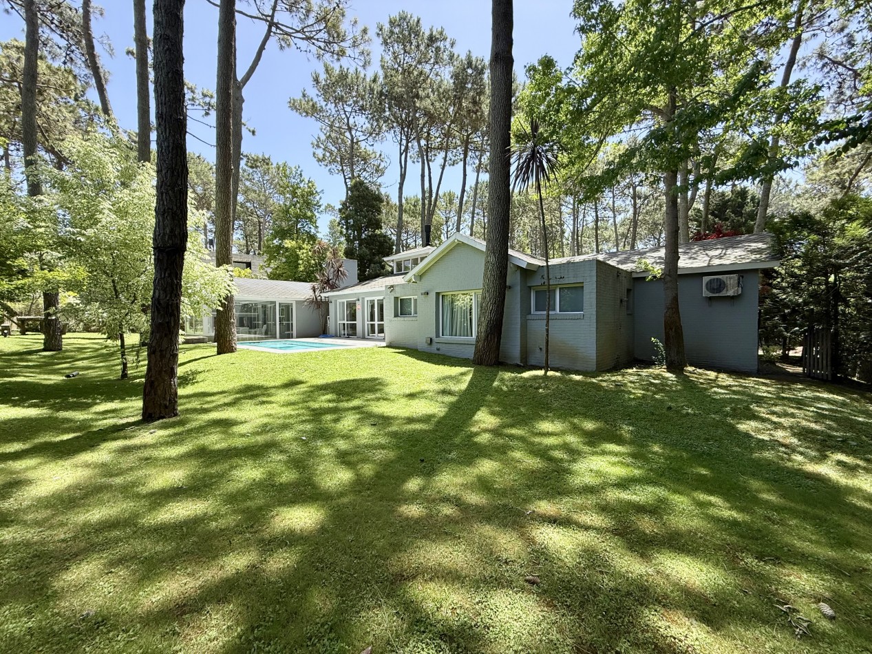 EXCELENTE CASA EN VENTA EN CARILO