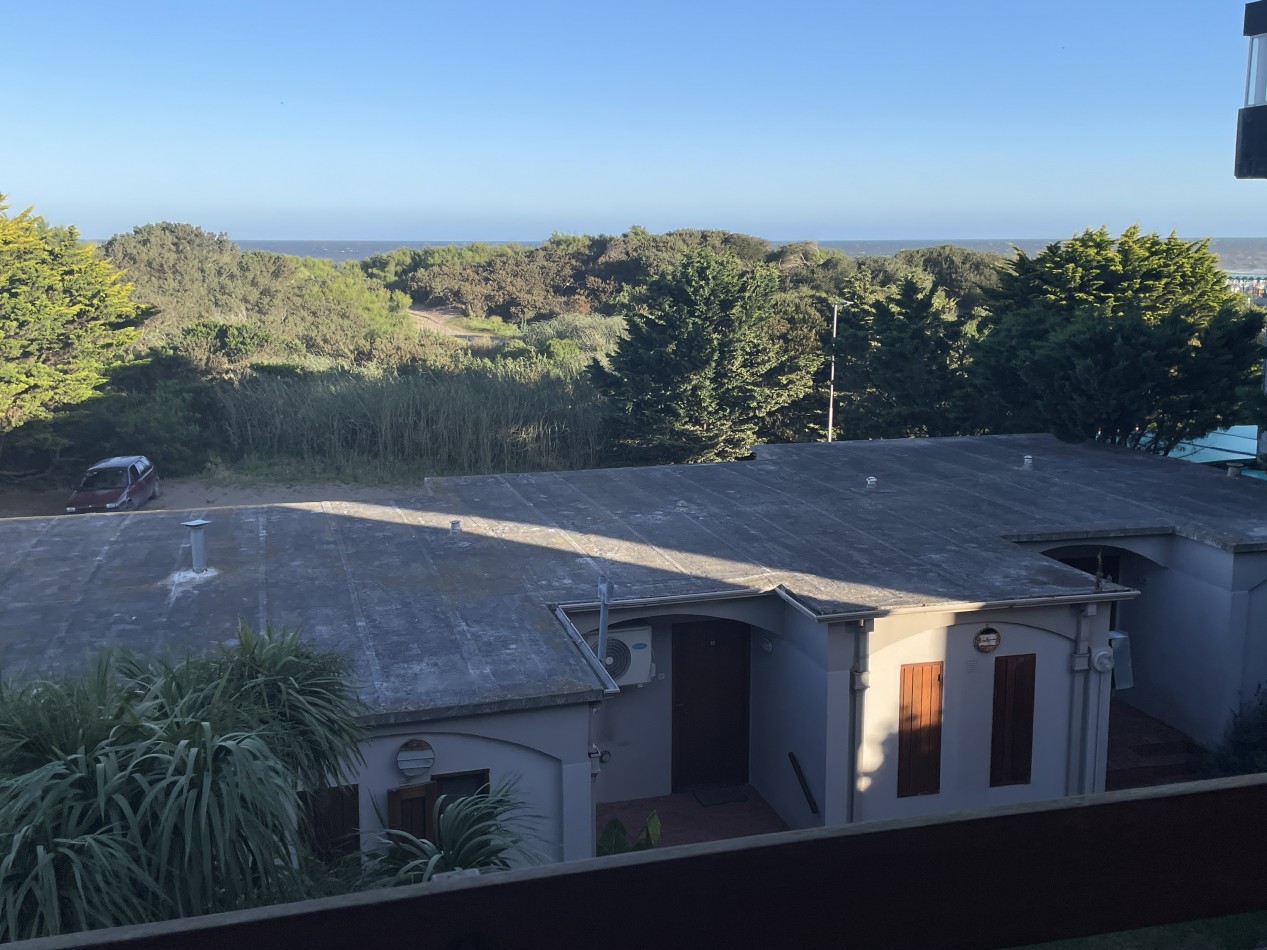 22 - MONOAMBIENTE CON VISTA AL MAR