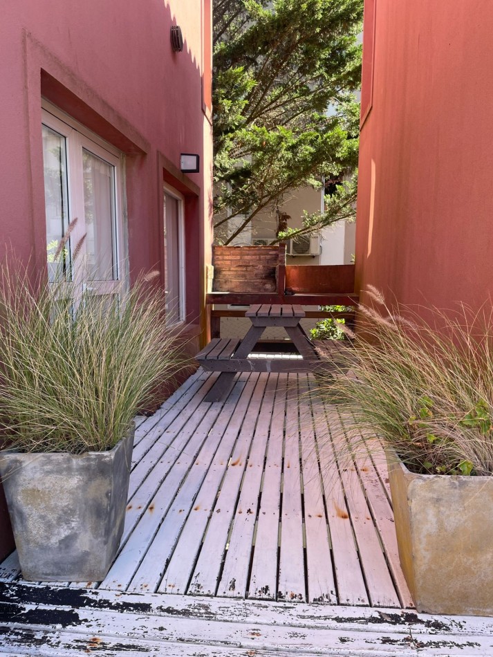 84 - DUPLEX CON PILETA FRENTE AL MAR