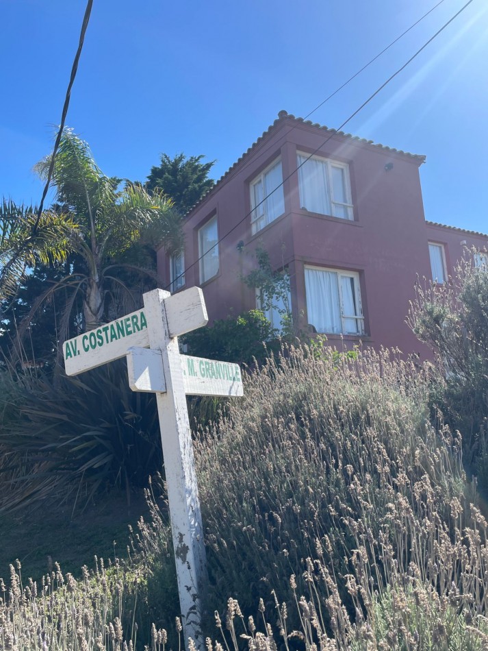 84 - DUPLEX CON PILETA FRENTE AL MAR