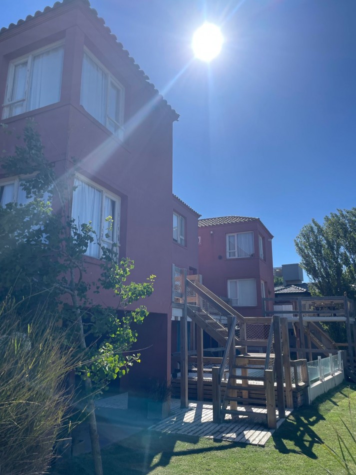 84 - DUPLEX CON PILETA FRENTE AL MAR