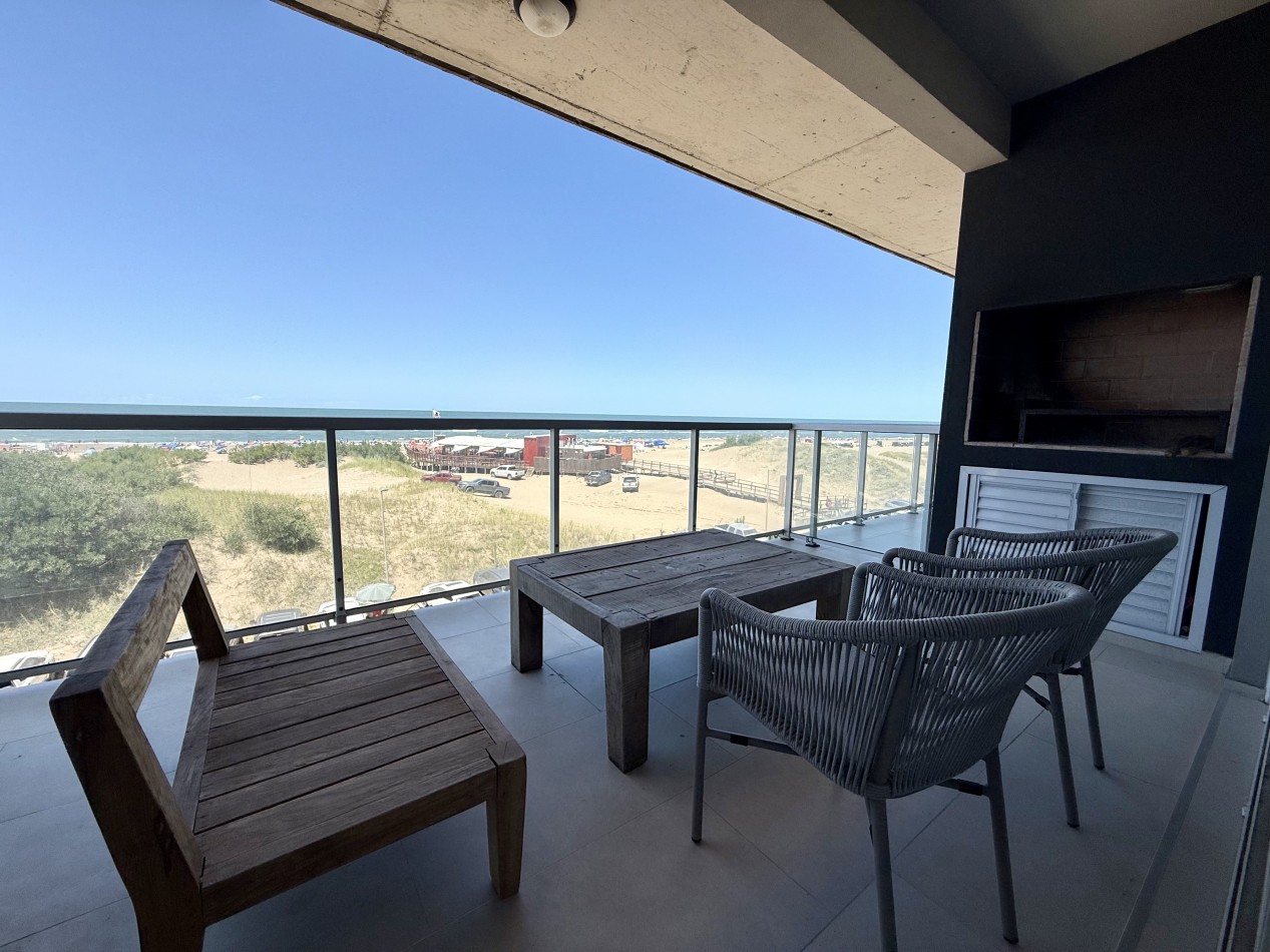 Departamento con vista al mar.
