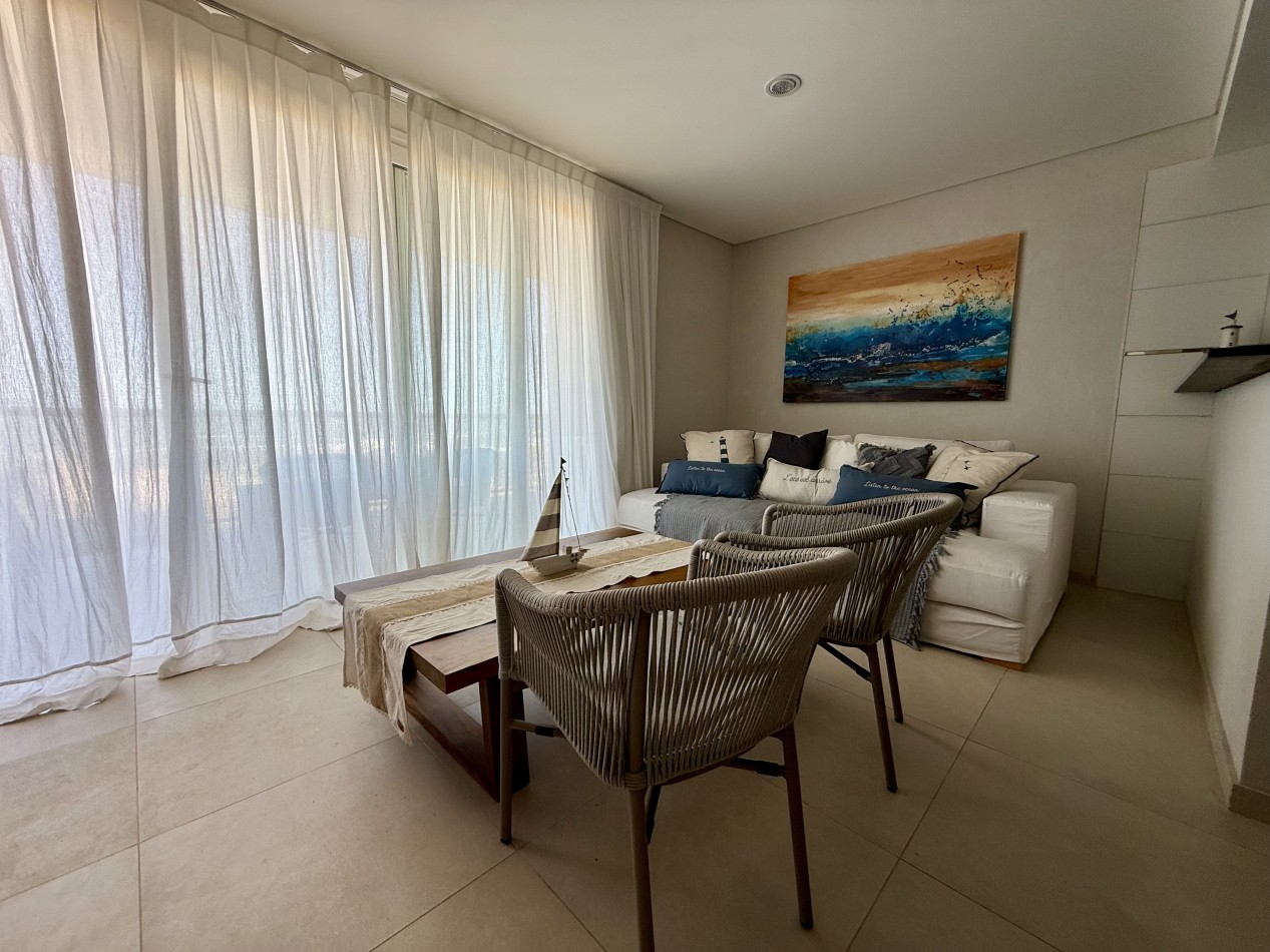 Departamento con vista al mar.