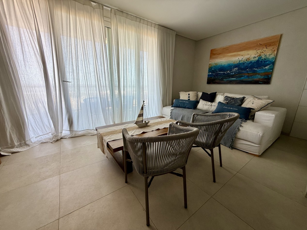 Departamento con vista al mar.