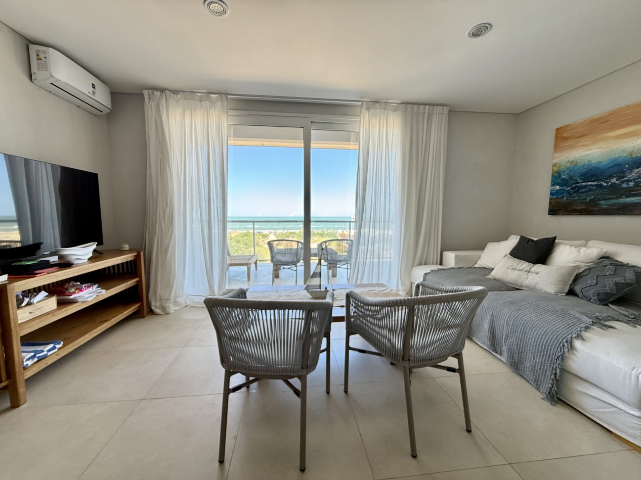 Departamento con vista al mar.