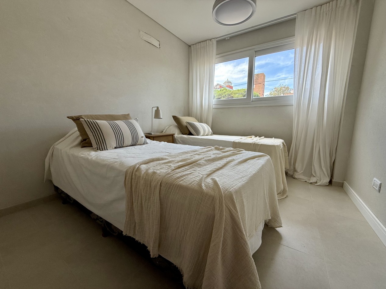 AMPLIO DEPARTAMENTO EN EDIFICIO FRENTE AL MAR