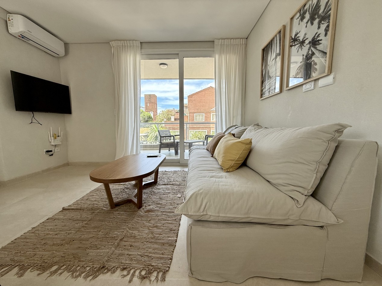 AMPLIO DEPARTAMENTO EN EDIFICIO FRENTE AL MAR