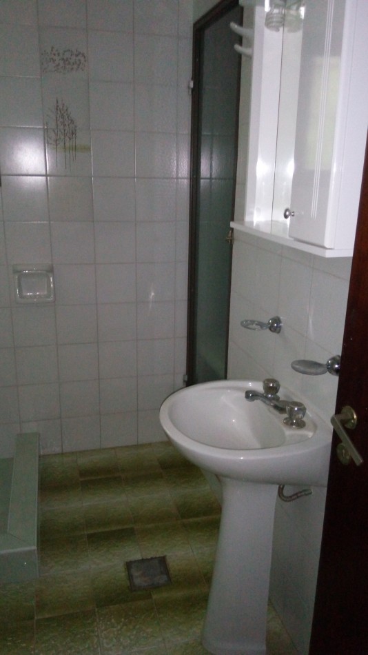 CASA ALPINA SOBRE AVENIDA ESPORA - ZONA COMERCIAL-MULTIFAMILIAR-HOTELERA