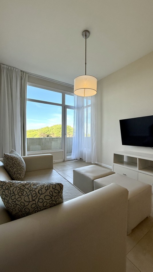 Departamento de 3 ambientes frente al mar