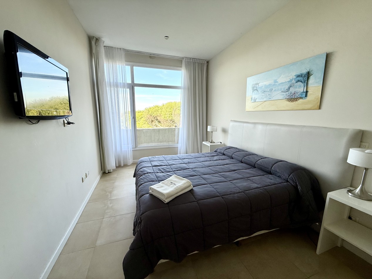 Departamento de 3 ambientes frente al mar