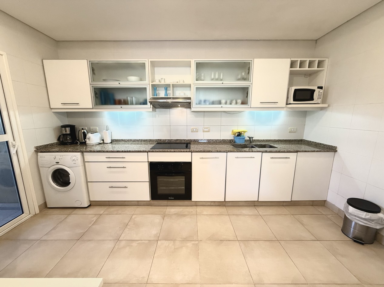 Amplio departamento en Carilo con vista al mar