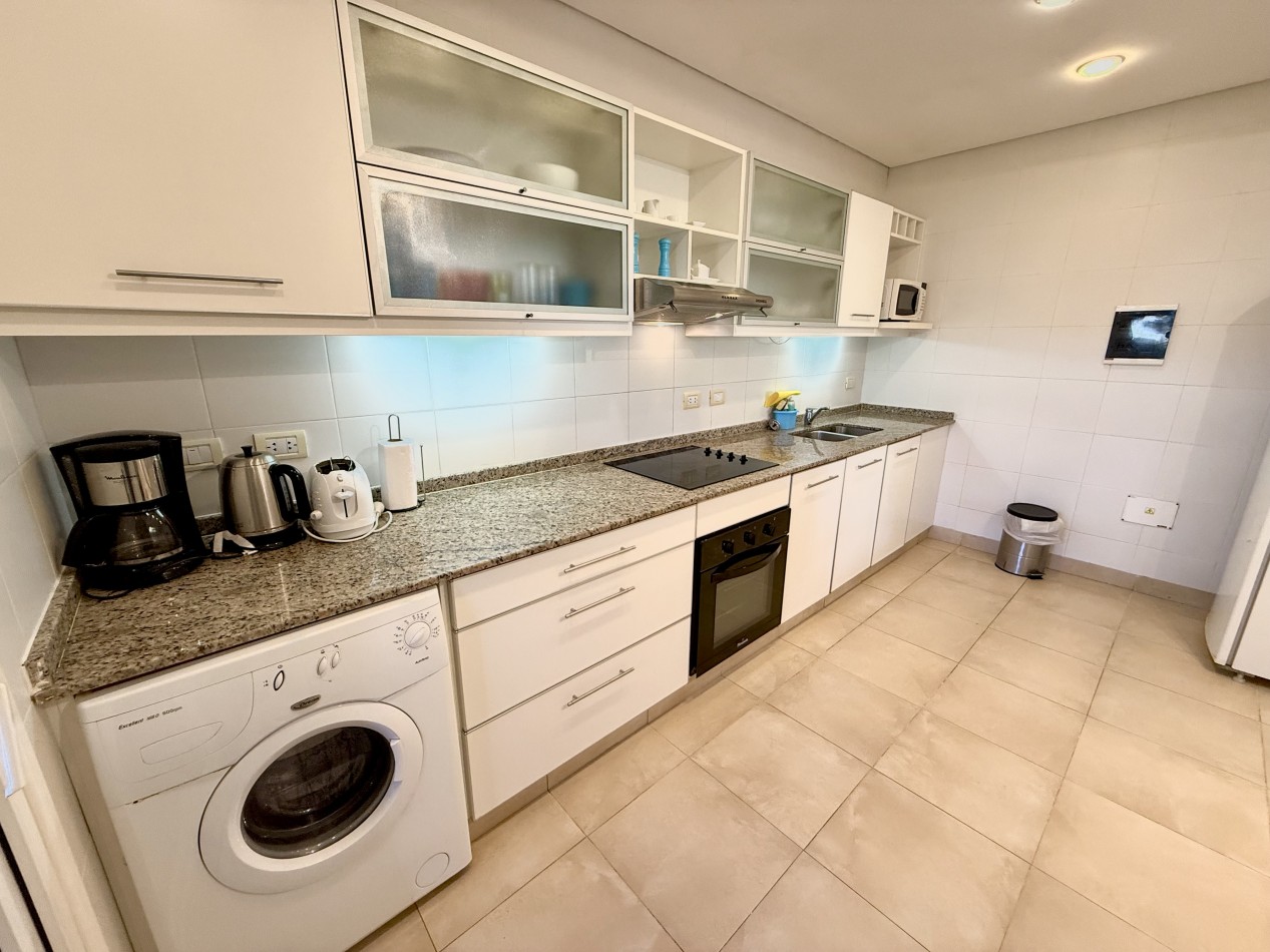 Amplio departamento en Carilo con vista al mar