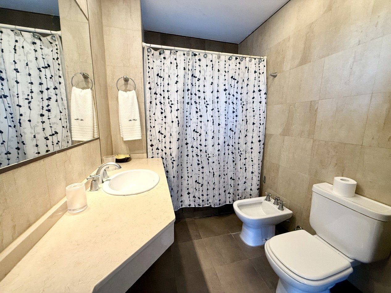 Amplio departamento en Carilo con vista al mar