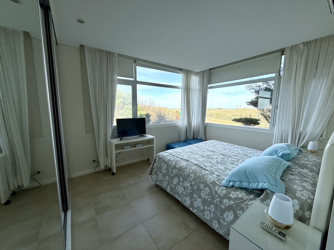 Amplio departamento en Carilo con vista al mar