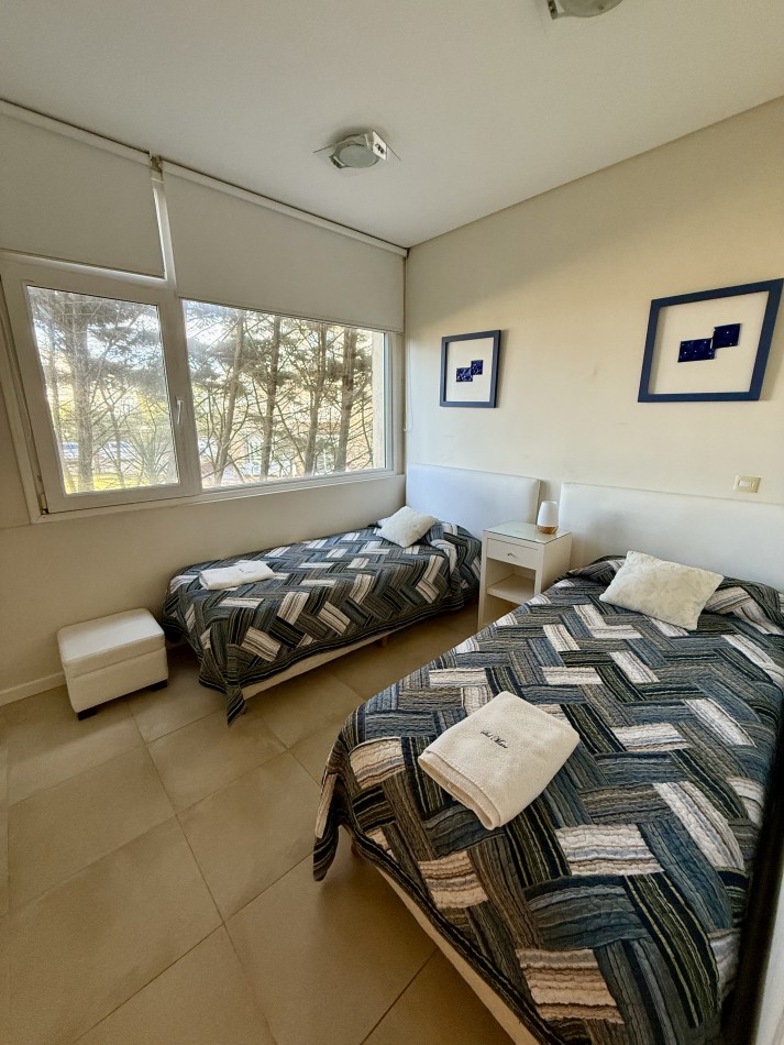 Amplio departamento en Carilo con vista al mar