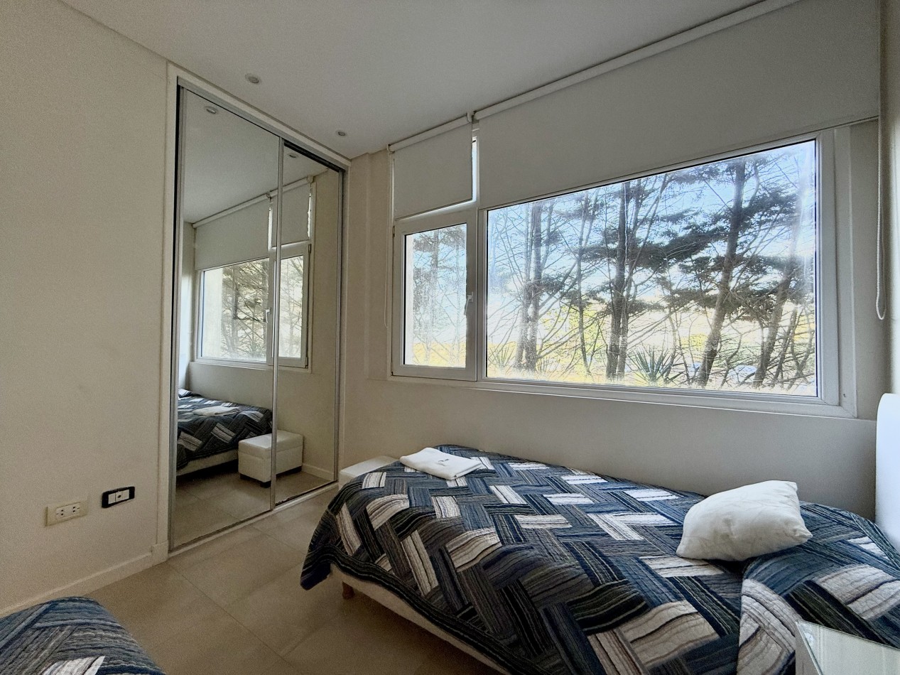 Amplio departamento en Carilo con vista al mar