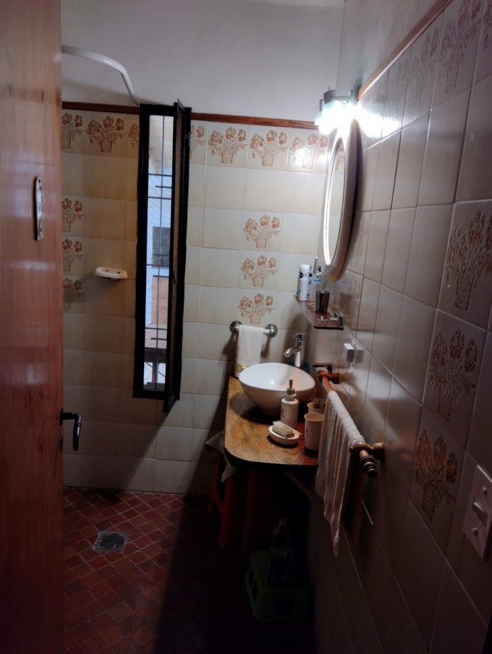 25 - AGRADABLE ESQUINA BALBOA