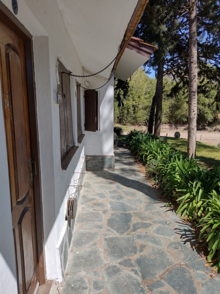 25 - AGRADABLE ESQUINA BALBOA