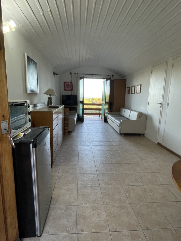 22 - MONOAMBIENTE CON VISTA AL MAR