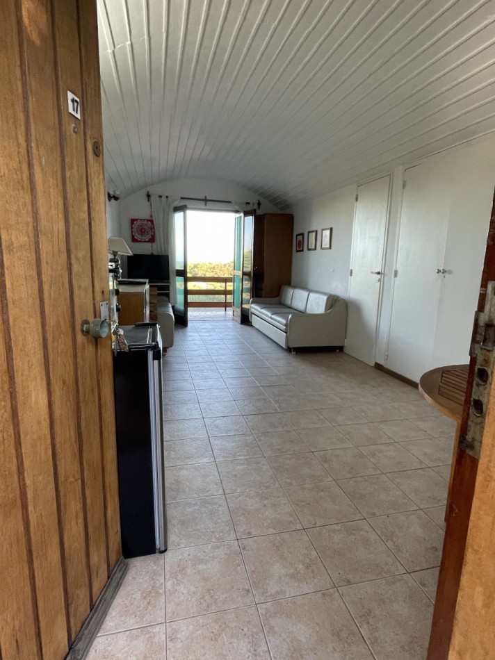 22 - MONOAMBIENTE CON VISTA AL MAR