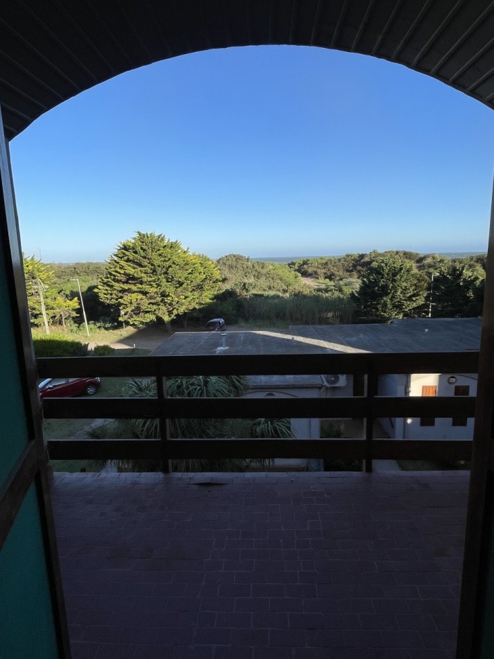 22 - MONOAMBIENTE CON VISTA AL MAR