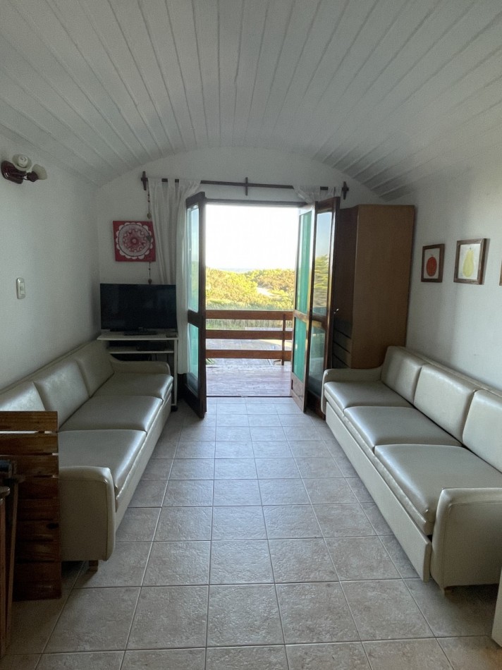 22 - MONOAMBIENTE CON VISTA AL MAR