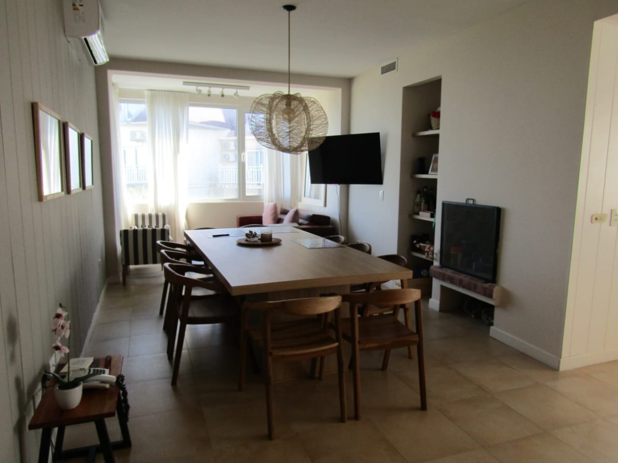 Importante duplex con vista al mar